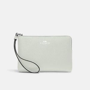 NWT ✨ Coach Corner Zip Wristlet - Silver/Light Sage